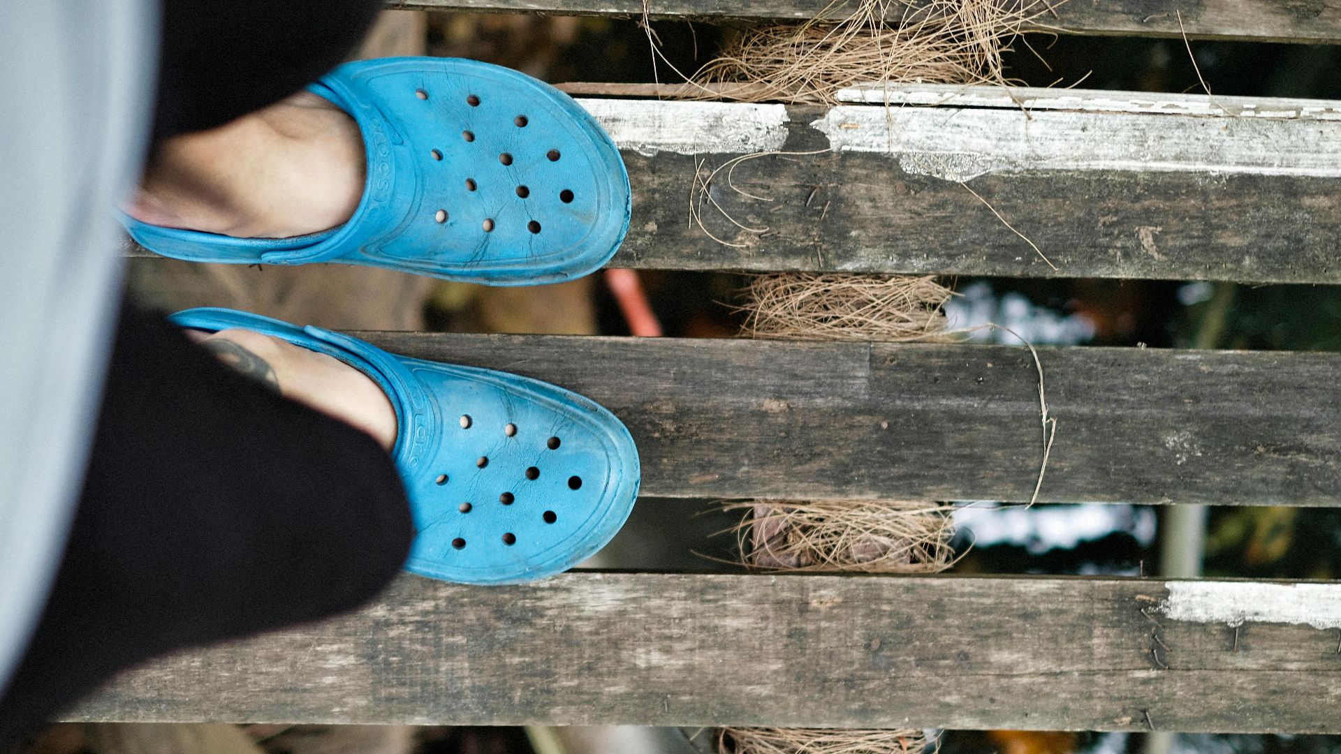 15. Les Crocs sont réputées pour leur durabilité et leur lavabilité en machine