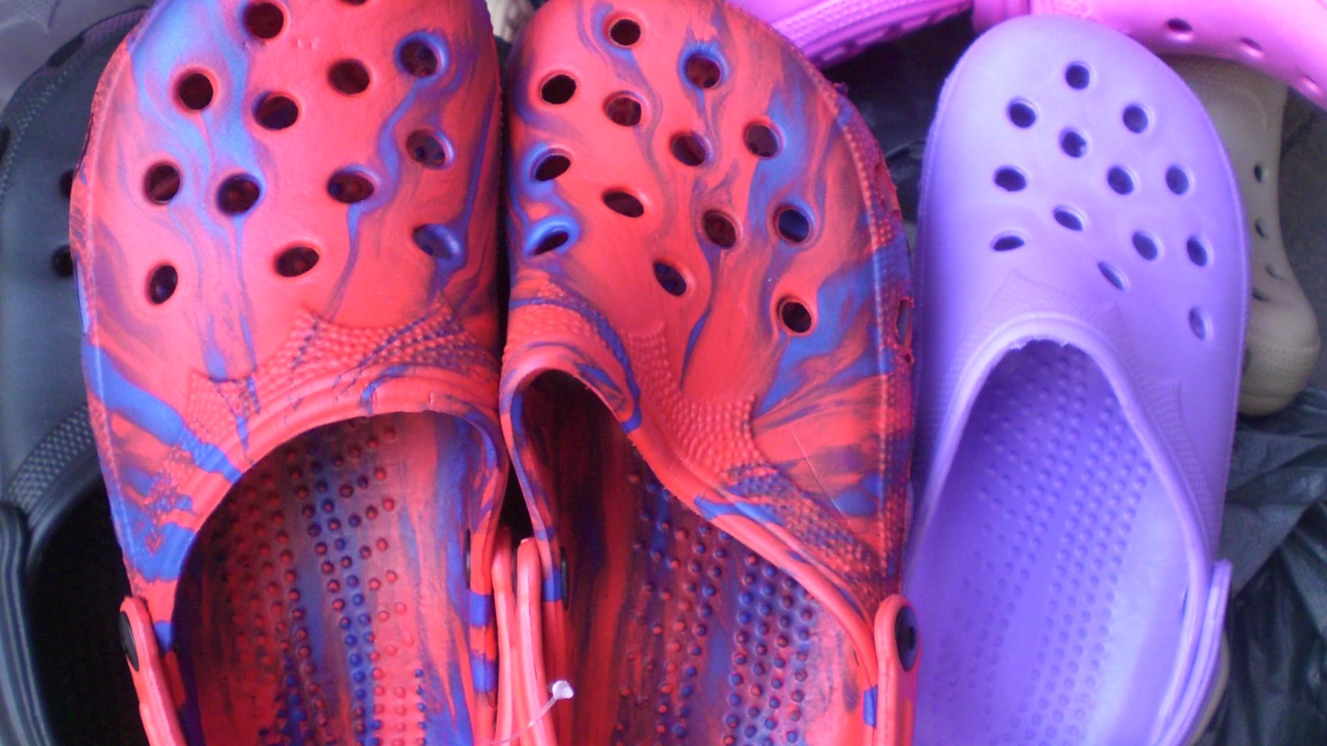 16. Crocs détient des centaines de brevets de conception mondiaux