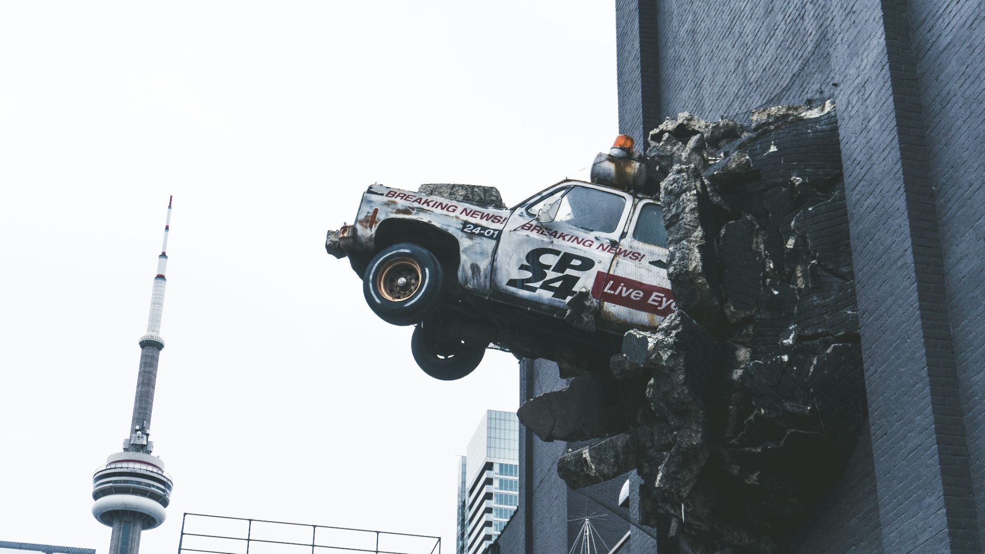 20 voitures qui ont survécu aux accidents les plus fous