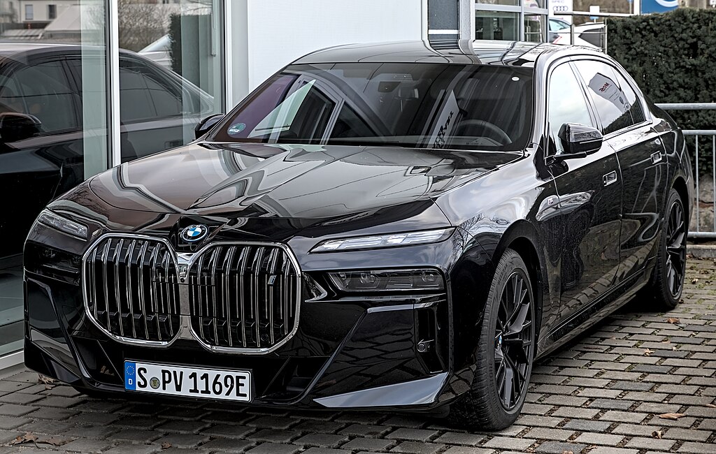BMW i7