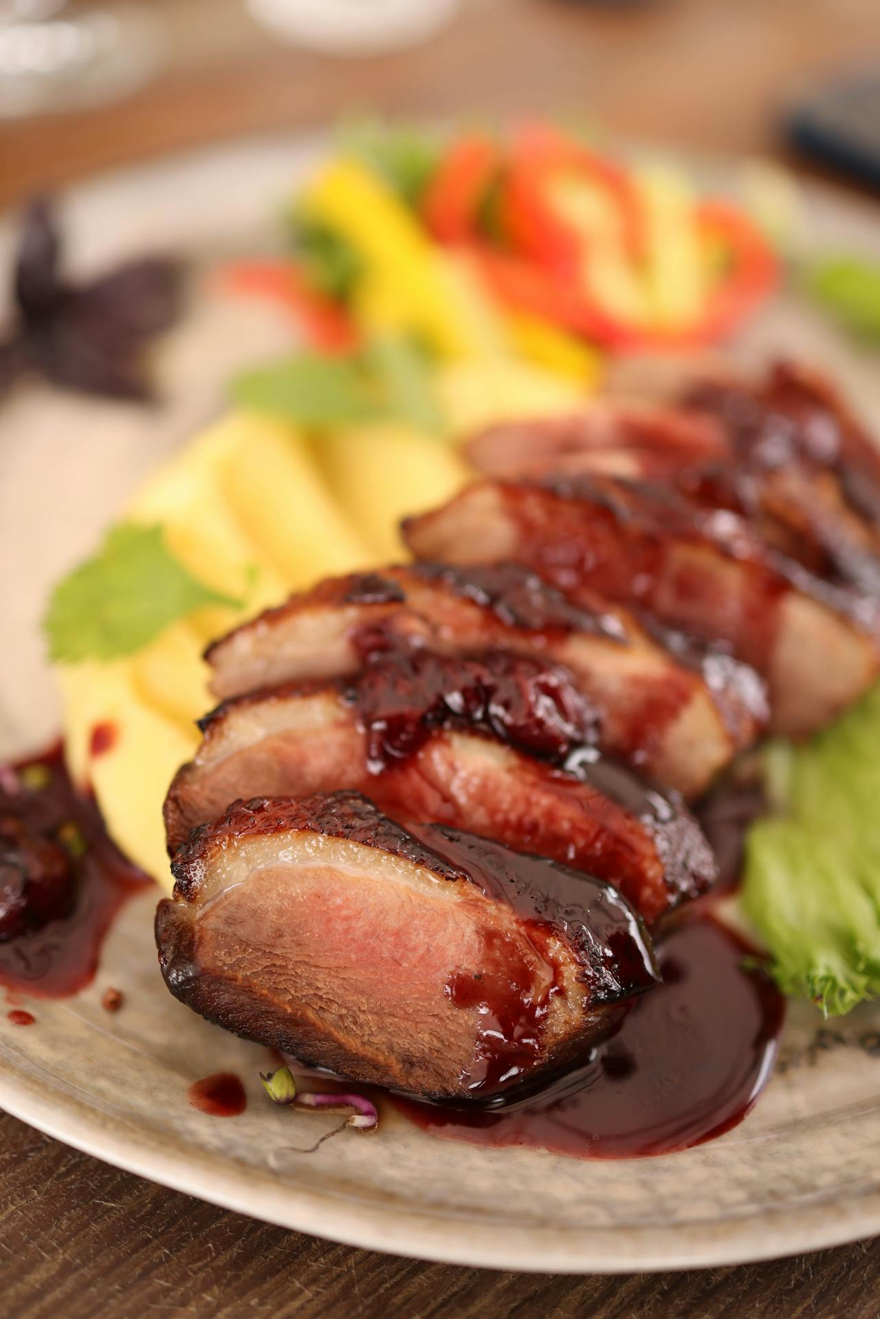 5. Cut the meat into beautiful slices