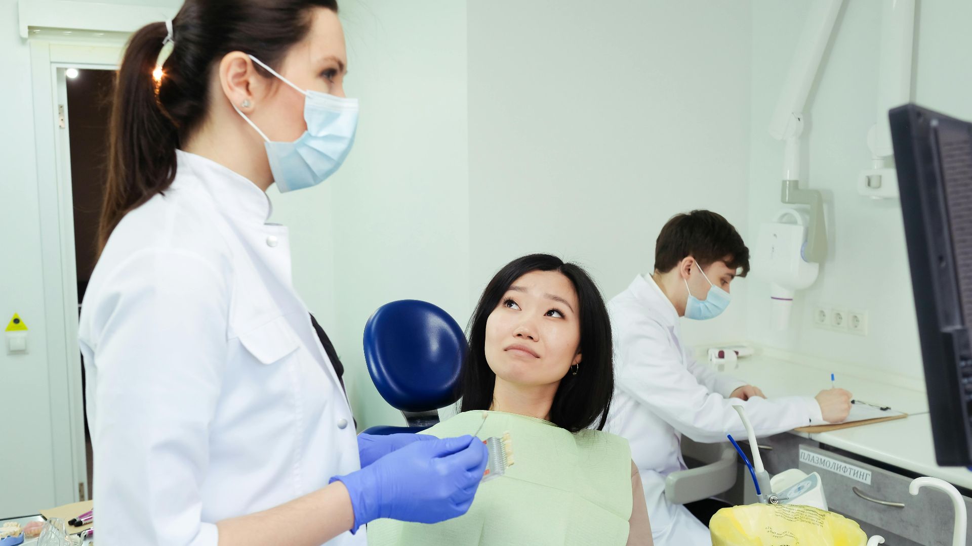 3. Mentir sur ses habitudes en matière d'utilisation du fil dentaire ou de brossage des dents