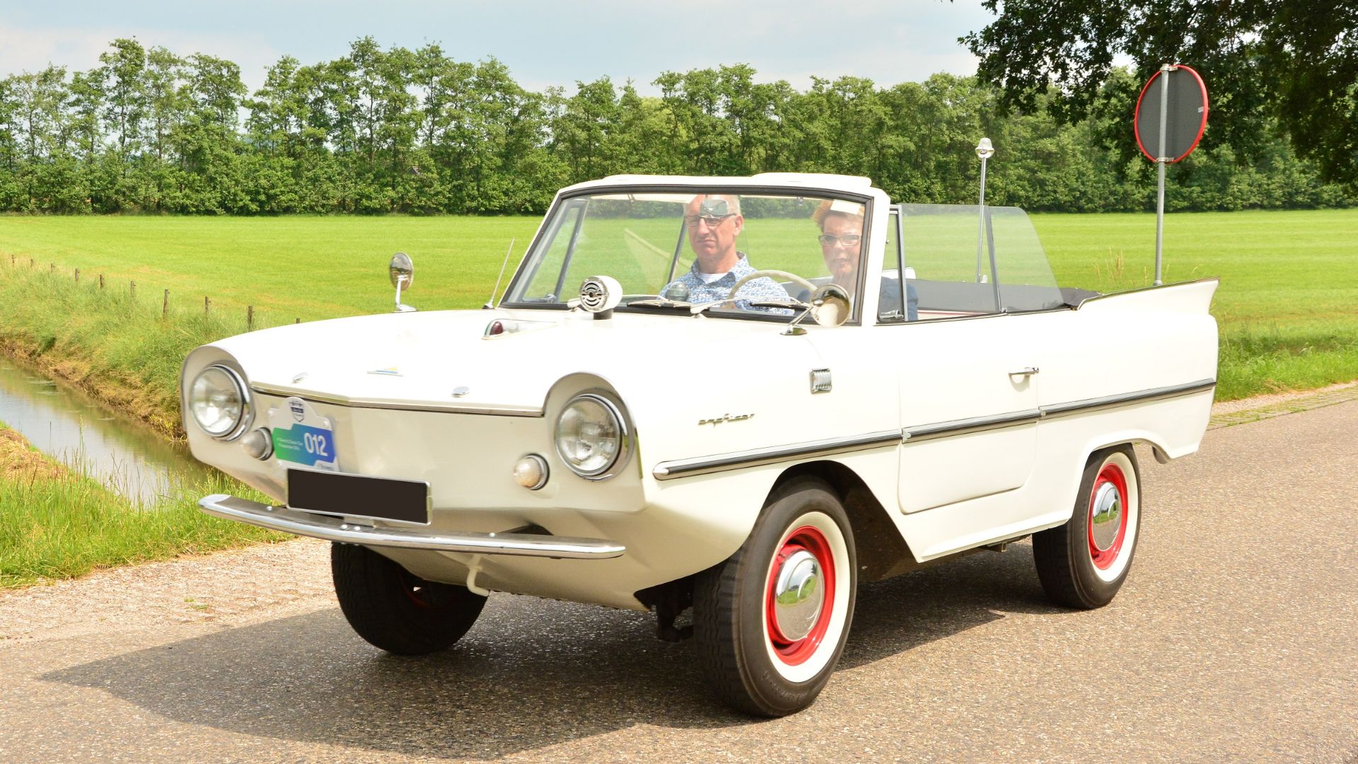 4. Amphicar Model 770