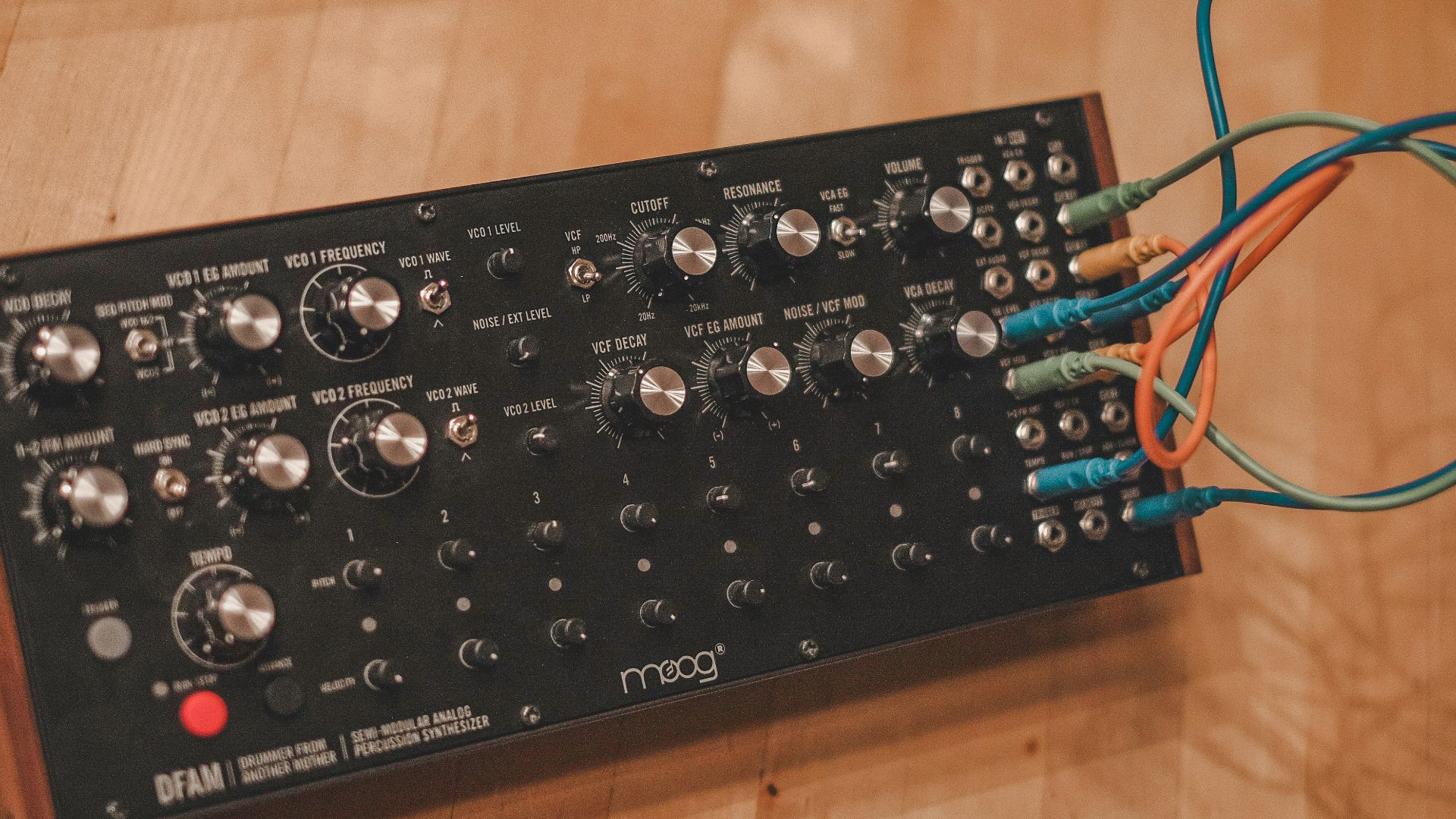 16. Le synthétiseur Moog