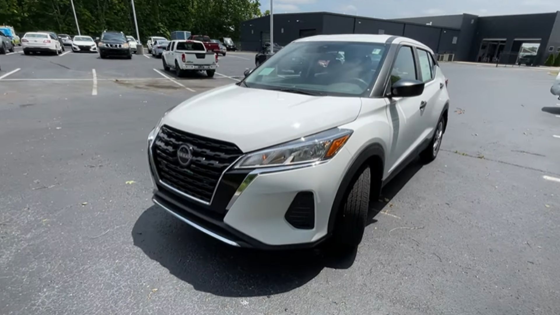 16. Nissan Kicks S 2024