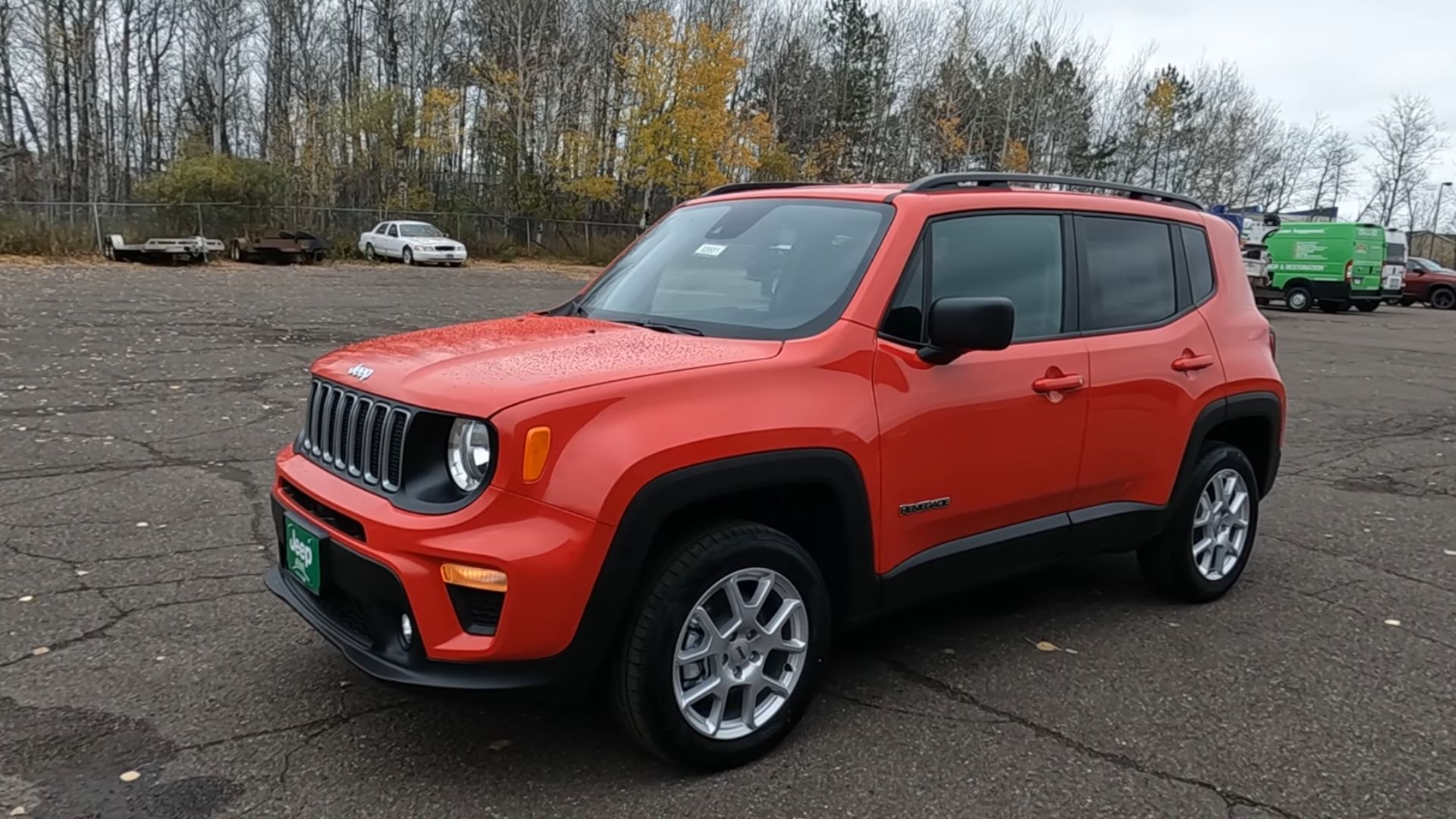 17. Jeep Renegade Latitude FWD 2024