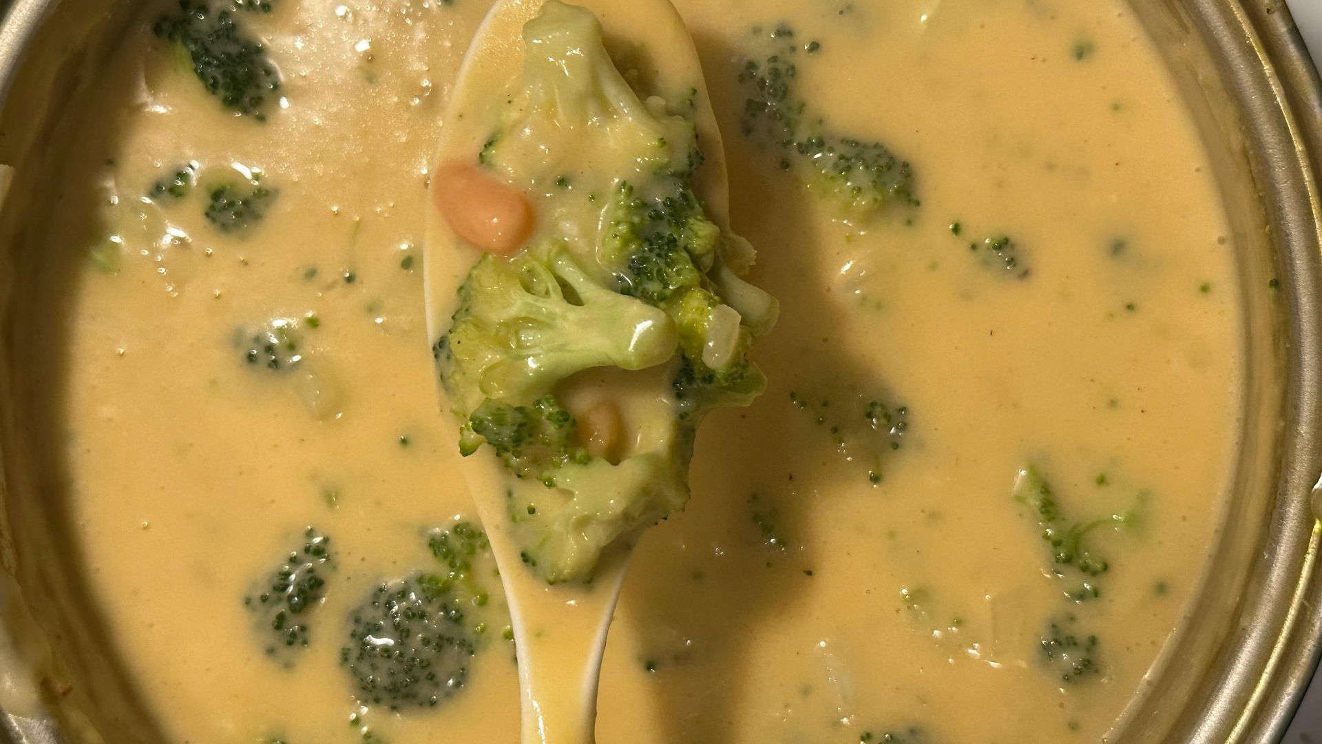 9. Soupe au brocoli et au fromage (version allégée)