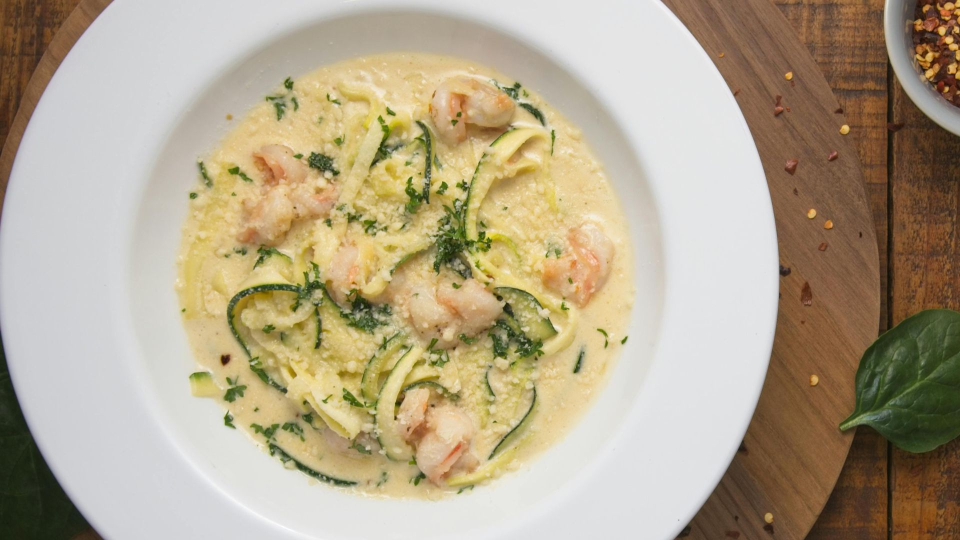 18. Zoodles avec sauce Alfredo légère