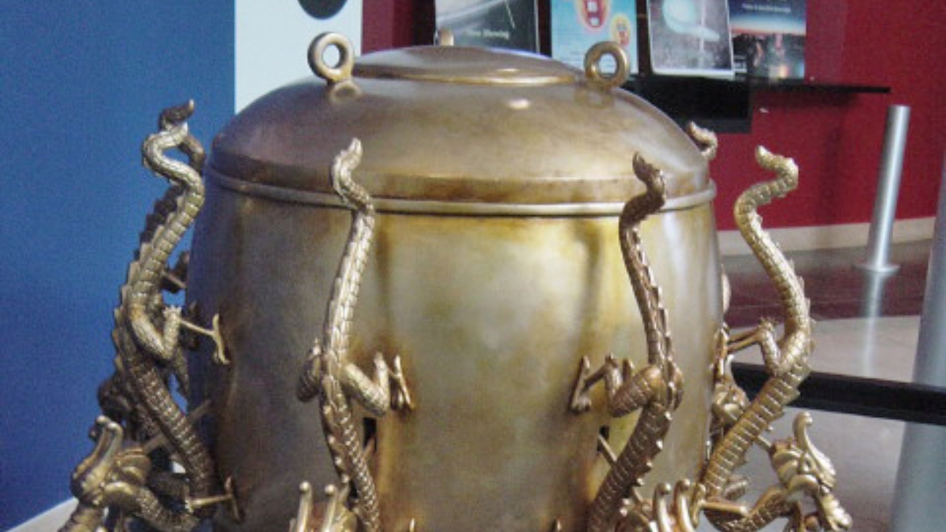 15. Le sismoscope de Zhang Heng