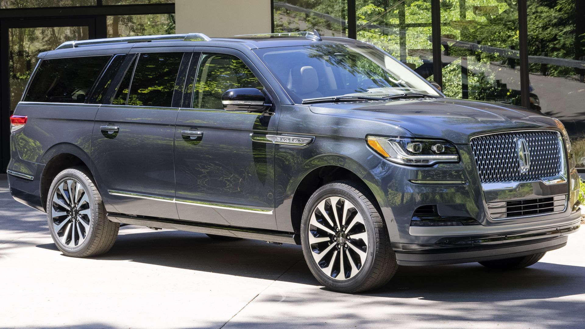 5. Lincoln Navigator