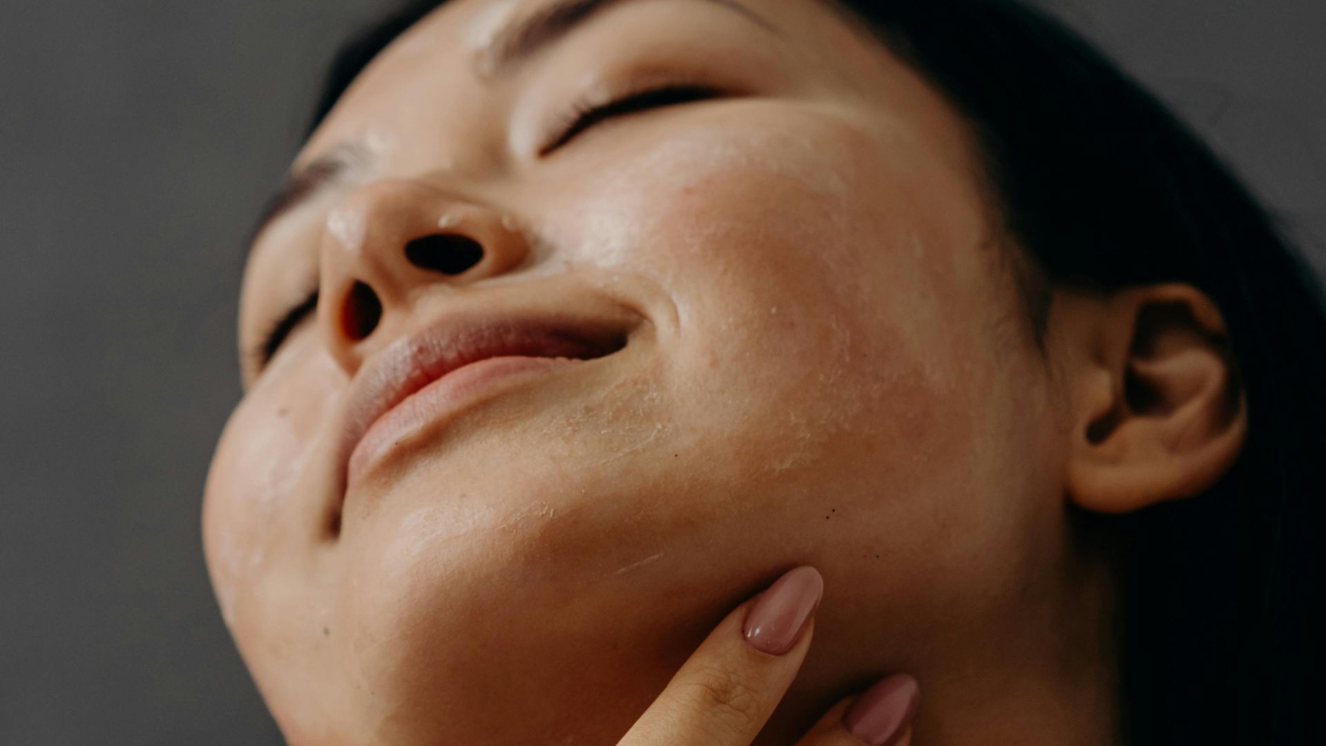 9. Massage facial