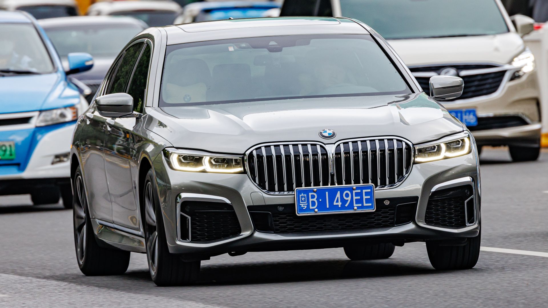 1. BMW 7