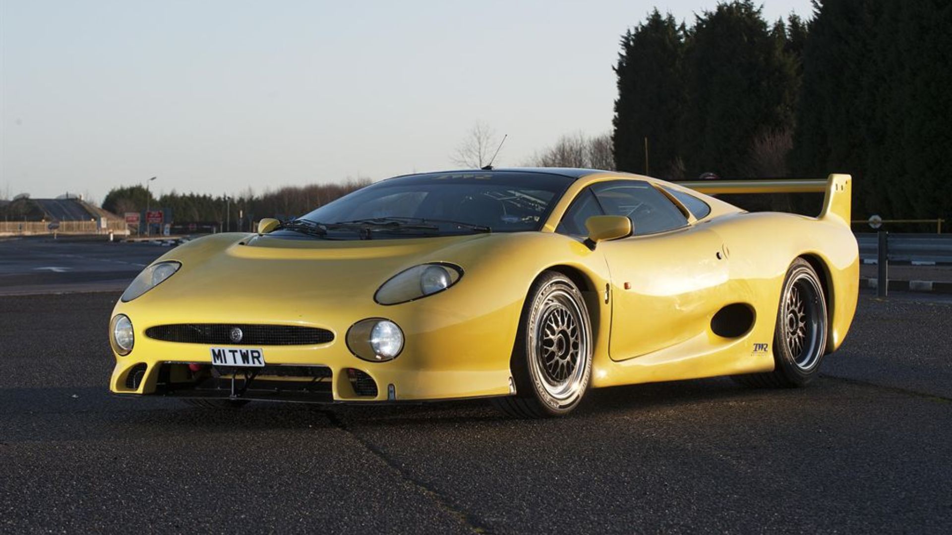 12. Jaguar XJ220S