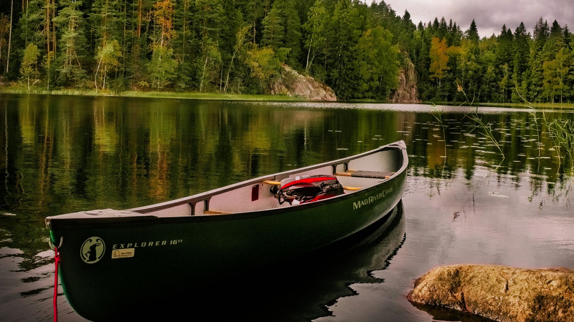 6. Kayaks ou canoës (arrimés)