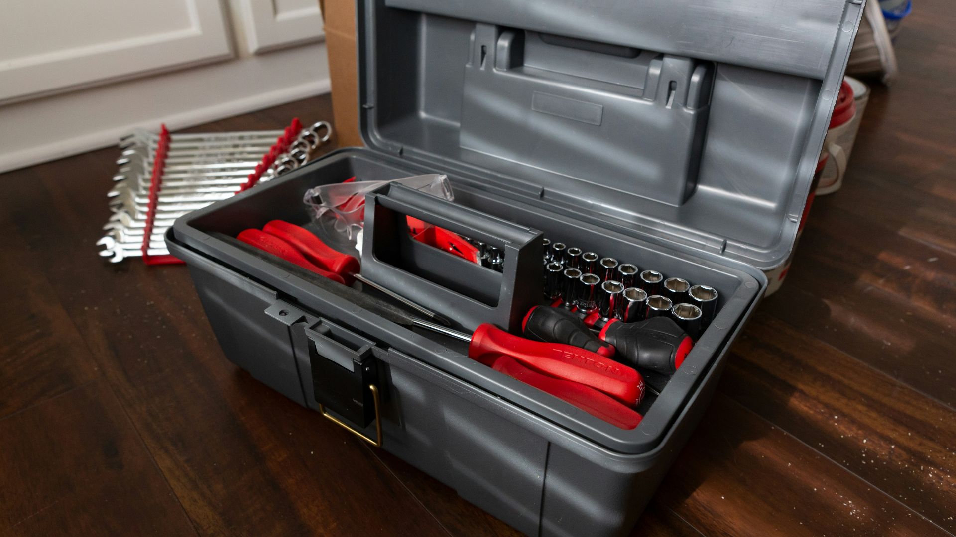 8. Boîtes à outils (résistantes aux intempéries)