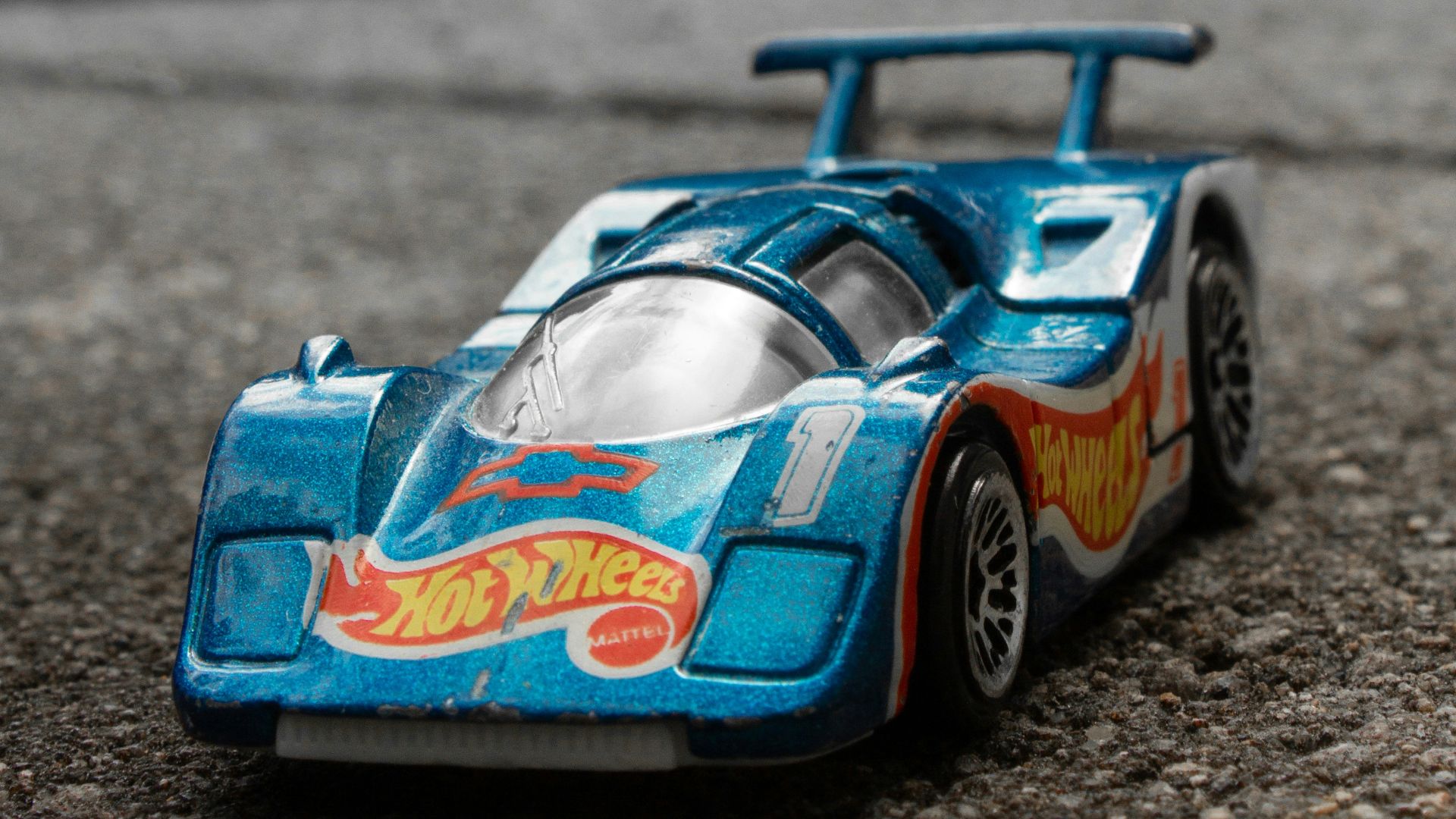 2. Circuit Hot Wheels Roll Out Raceway