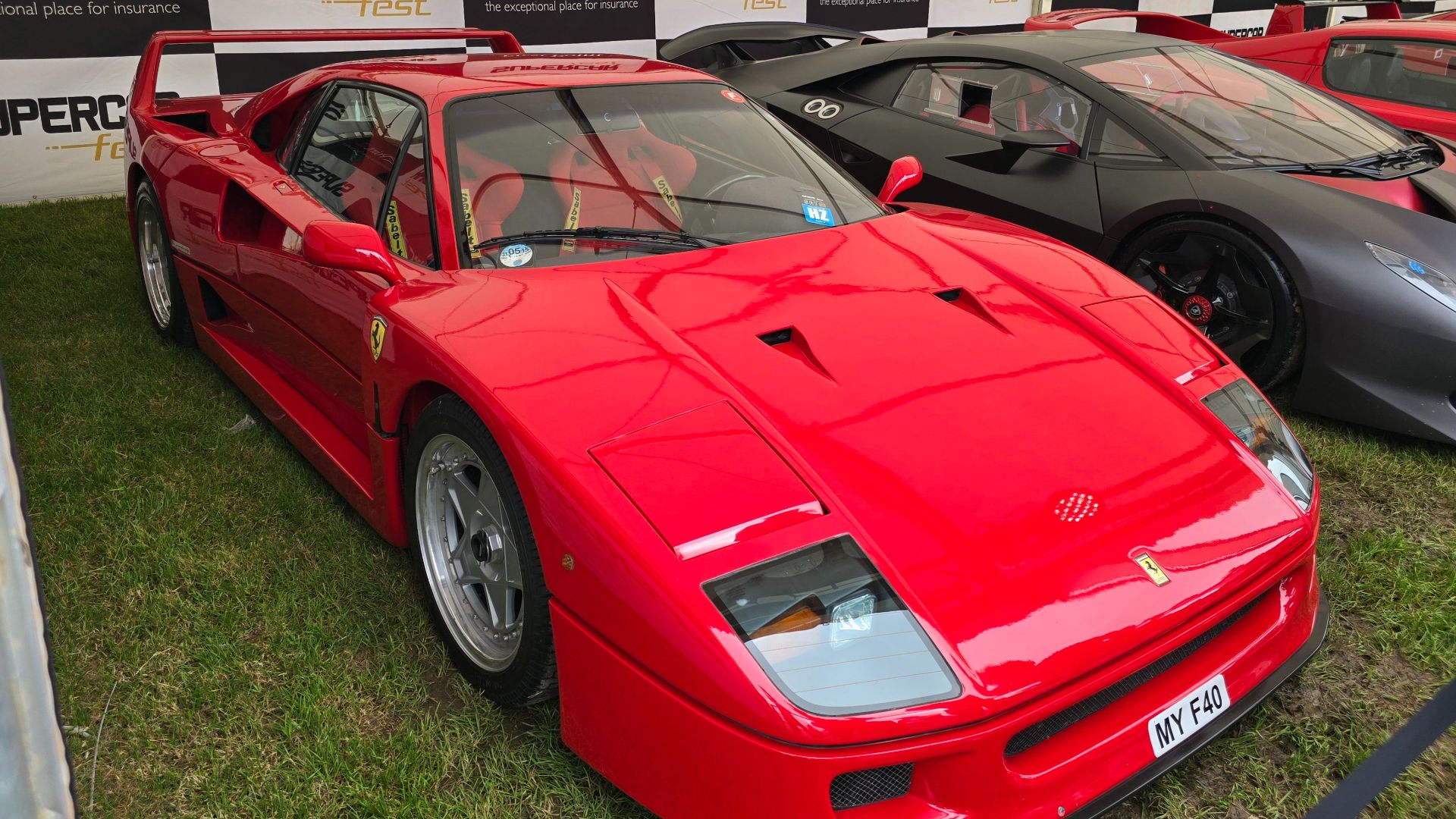 5. Ferrari F40 de 1990 : 1,1 million de dollars