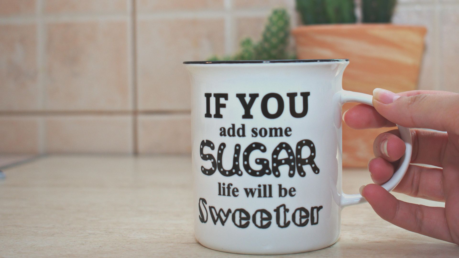 2. Tasse à café fantaisie avec une blague
