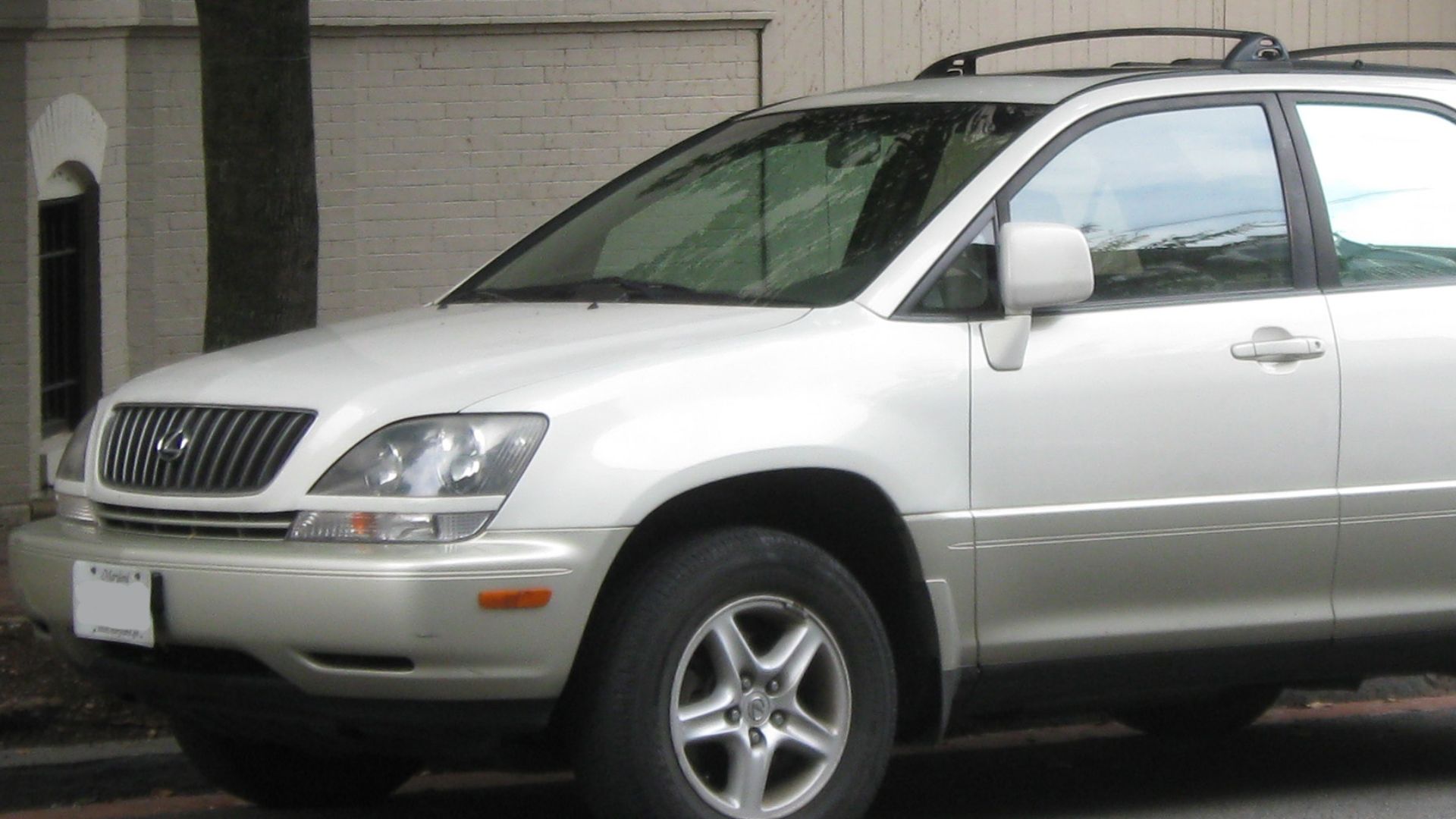 14. Lexus RX300 1999