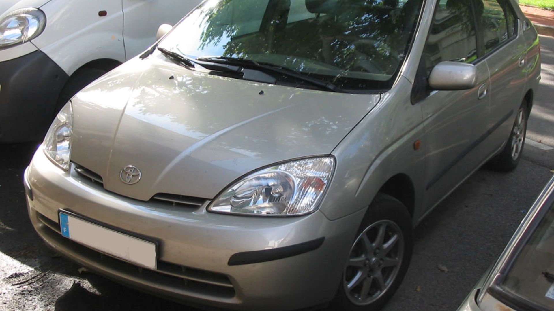 17. Toyota Prius 2004