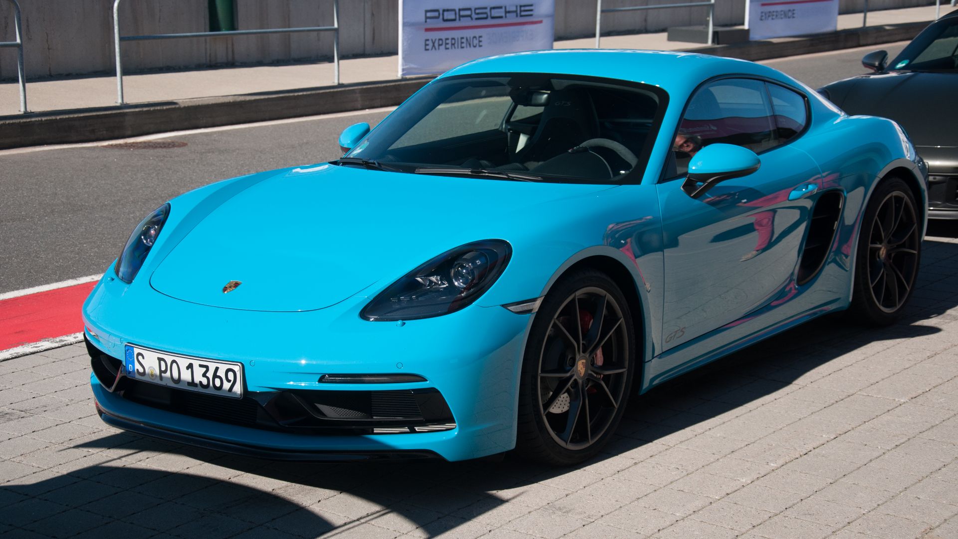 2. Porsche 718 Cayman S