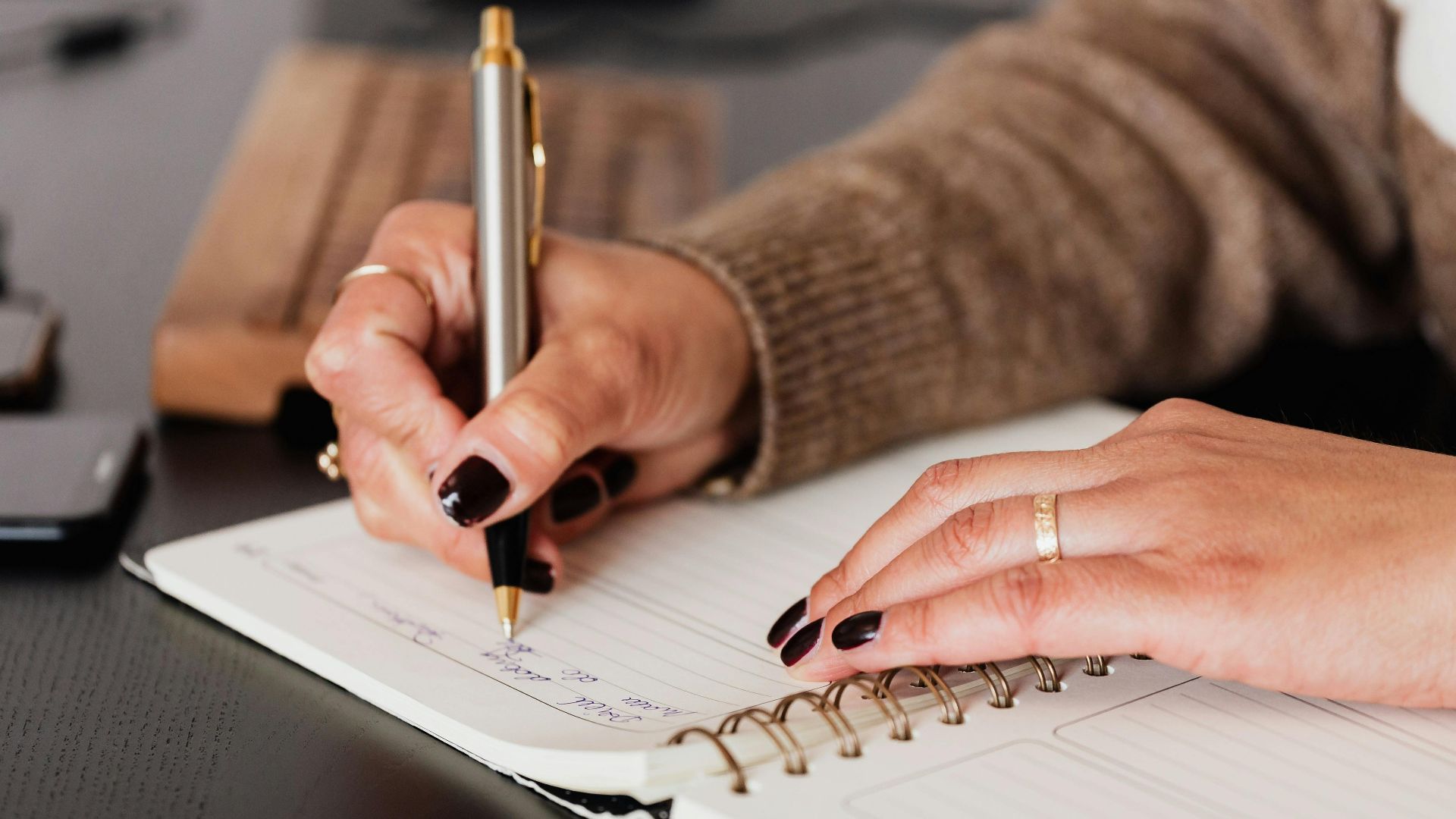 8. Écrire dans un journal de gratitude deux fois par jour