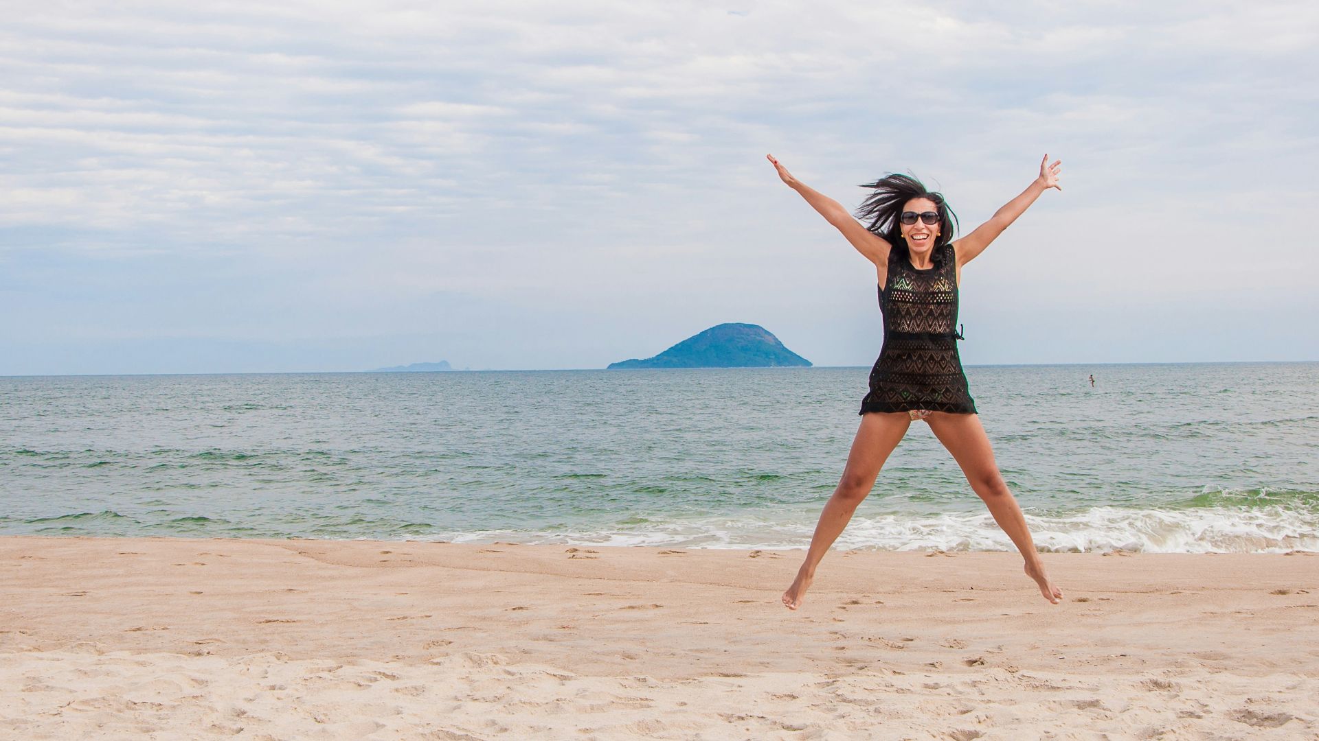 14. Faites des jumping jacks