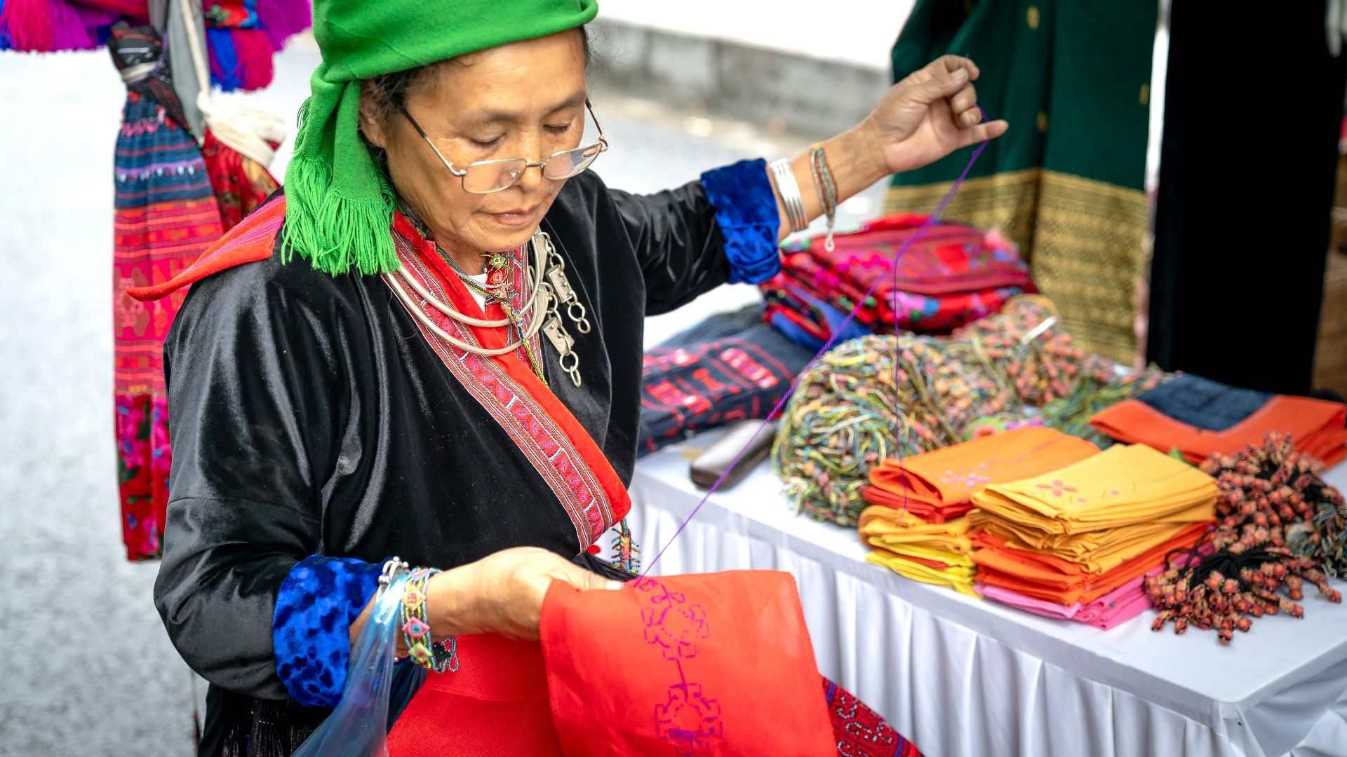 6. Broder des motifs détaillés sur du lin