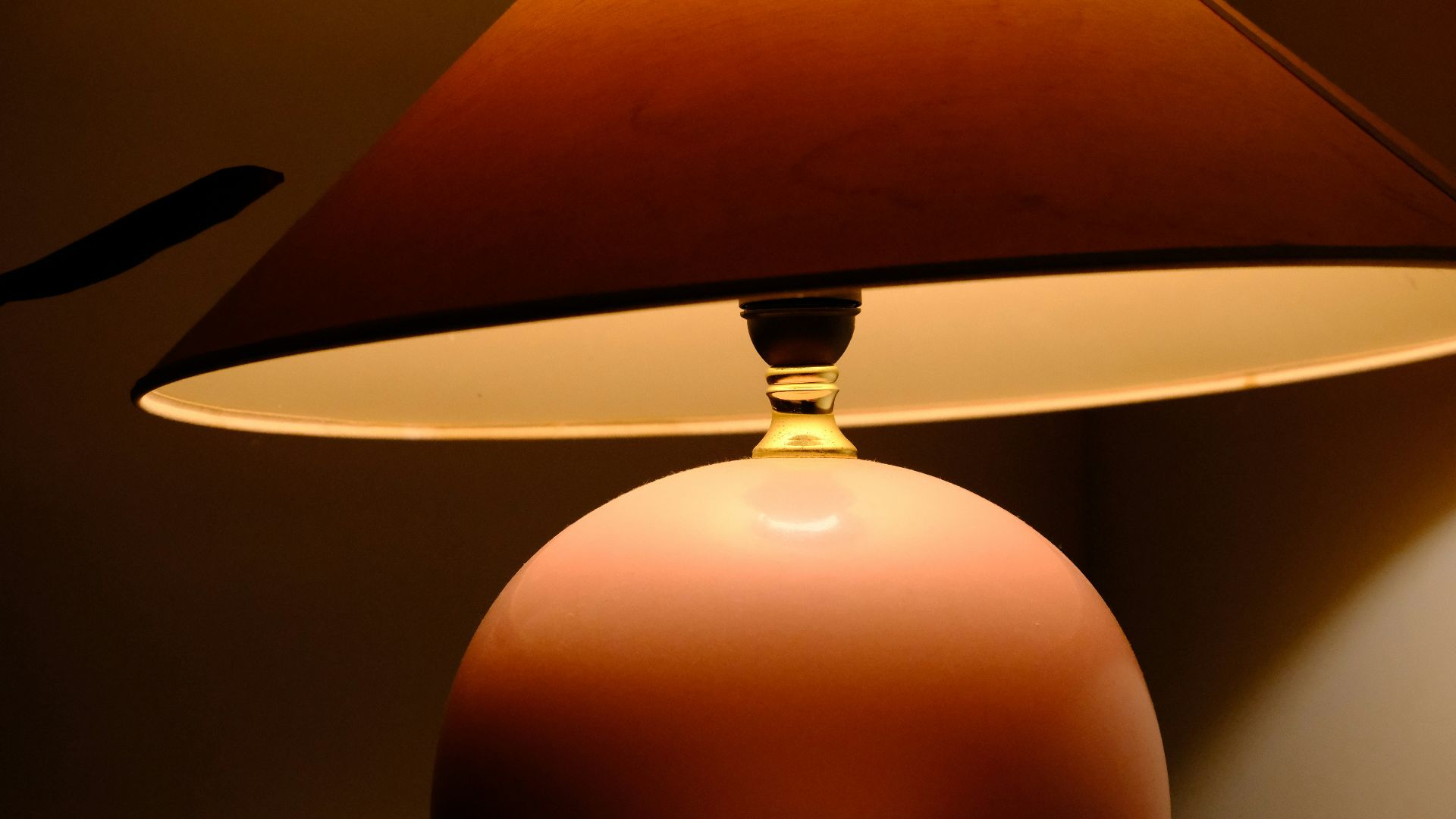 13. Lampes de table volumineuses