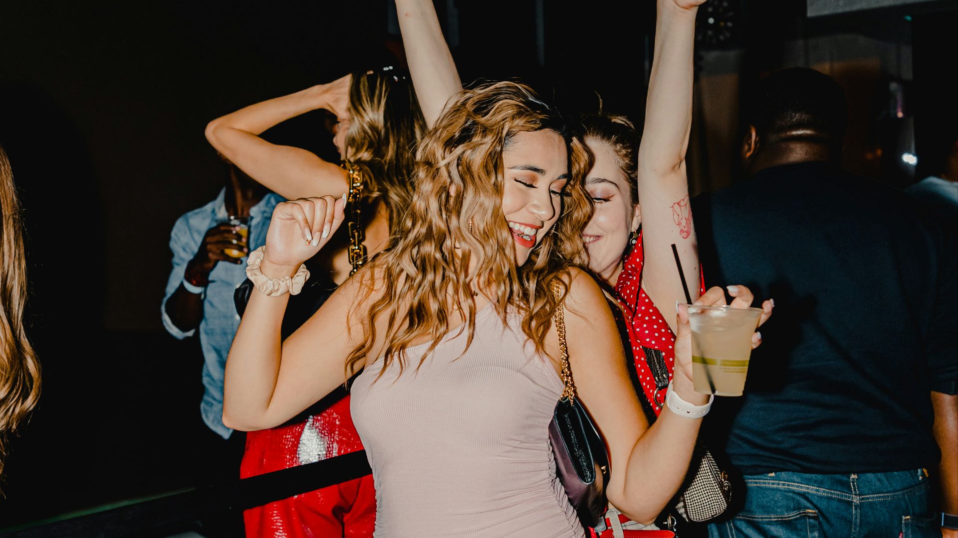 6. Être la personne qui quitte la fête tôt