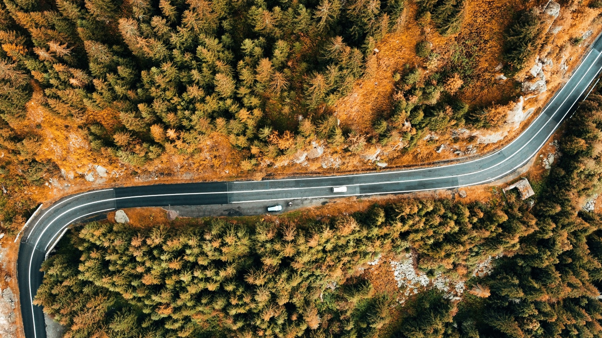 5. Explorer des régions reculées et des routes panoramiques