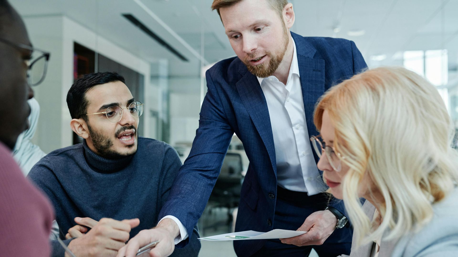 18. Interrompre les autres pendant les discussions