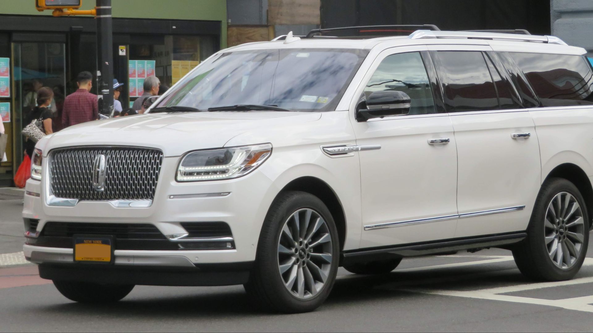 8. Lincoln Navigator