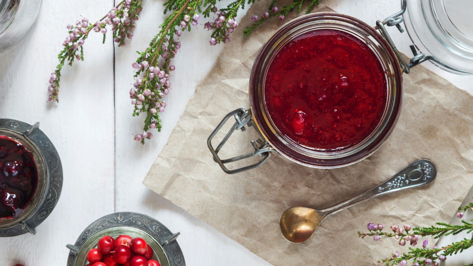 12. Ajoutez de la sauce aux canneberges dans du yaourt ou du porridge