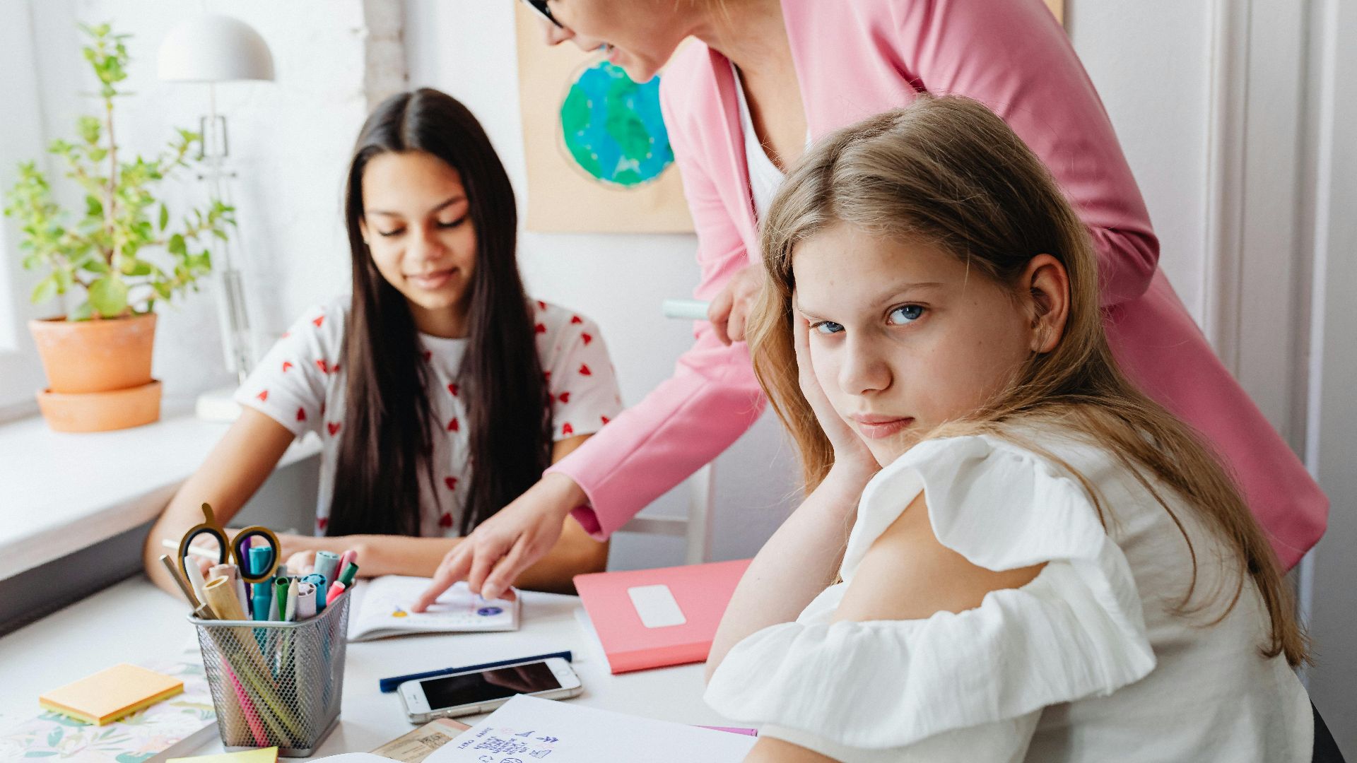 10 signes qui montrent que votre enfant déteste apprendre et 10 façons de l’aider à sortir de sa déprime