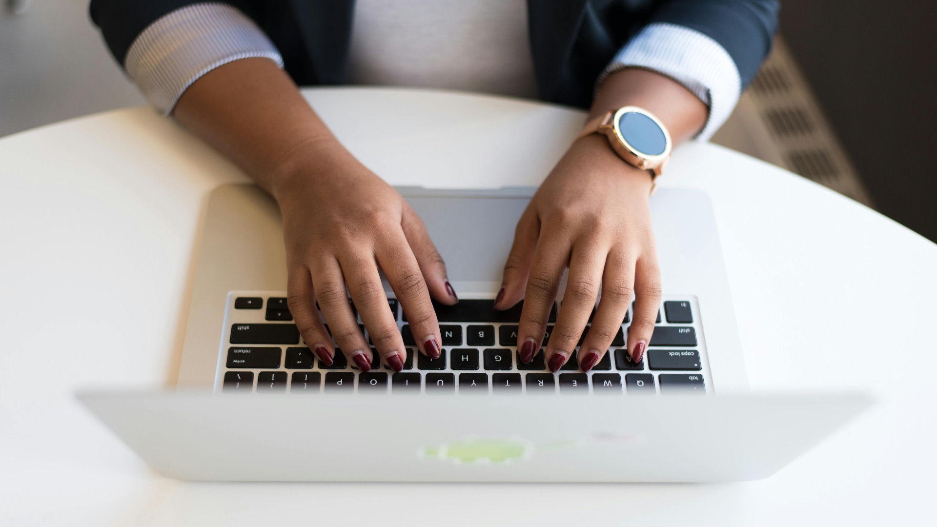2. Commentaires négatifs sur vos anciens ou actuels employeurs