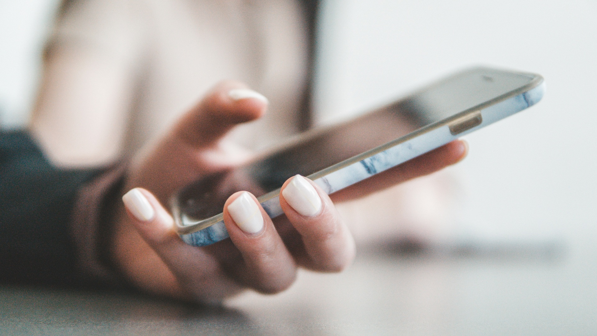 6. Blagues inappropriées et commentaires haineux