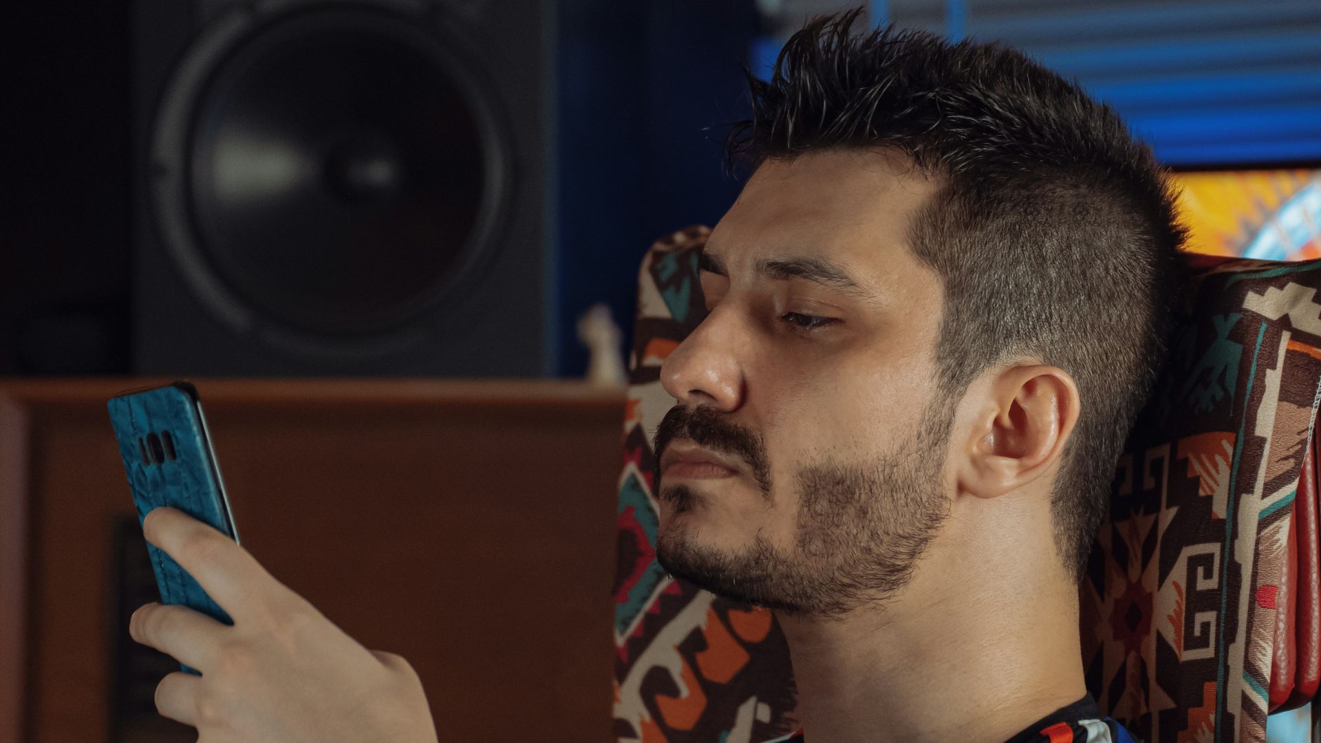 7. Falsifie les détails