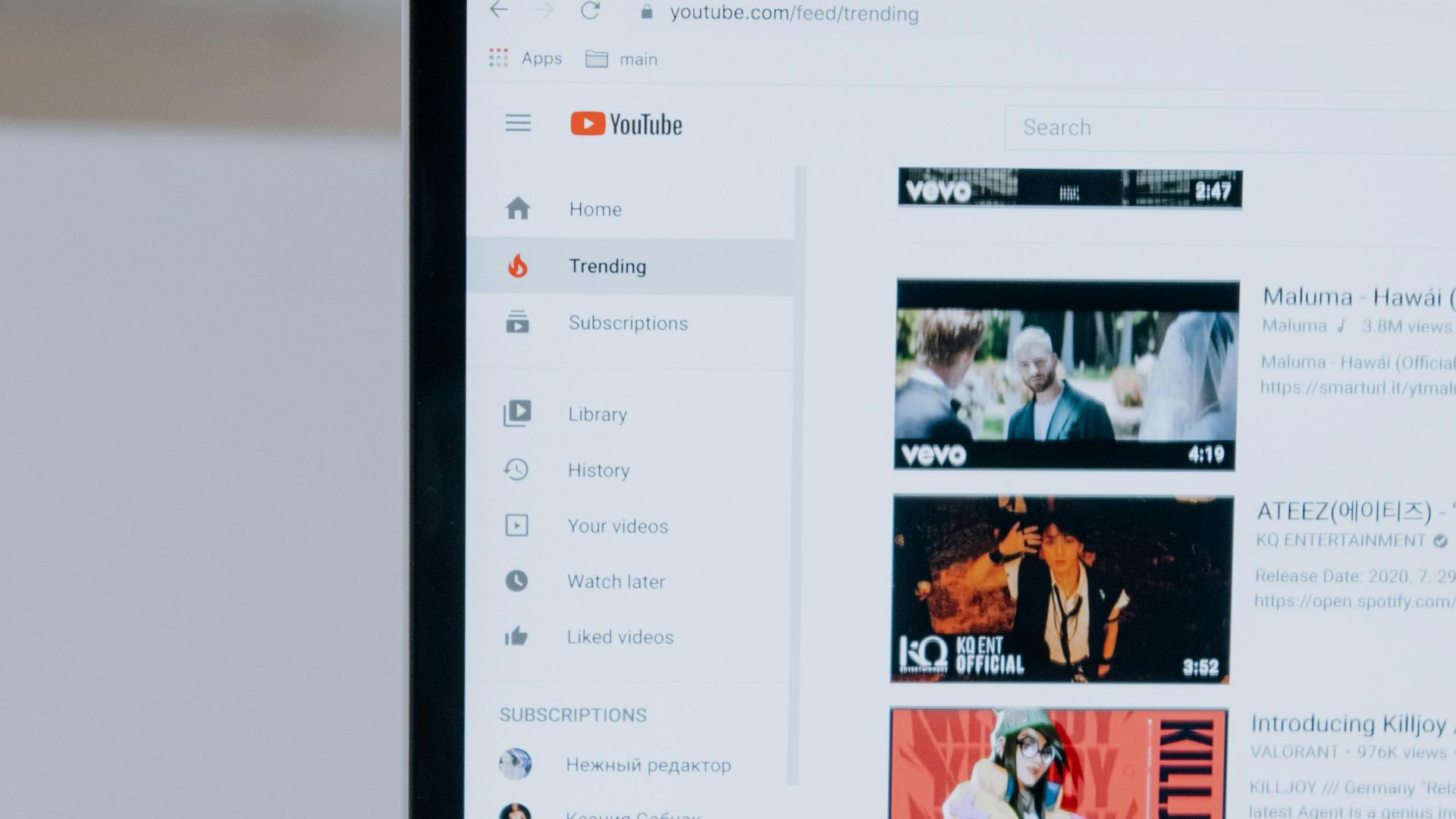 17. Des titres trompeurs