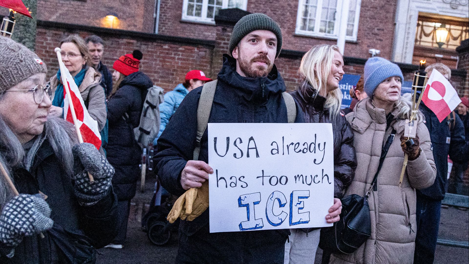 A symbolic and cooperative operation