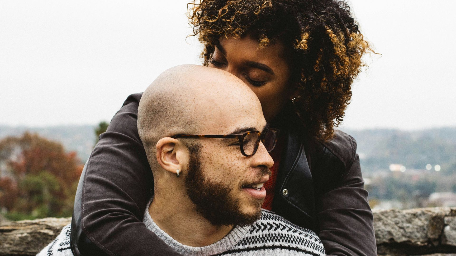 9. Il vous inclut dans sa vie quotidienne