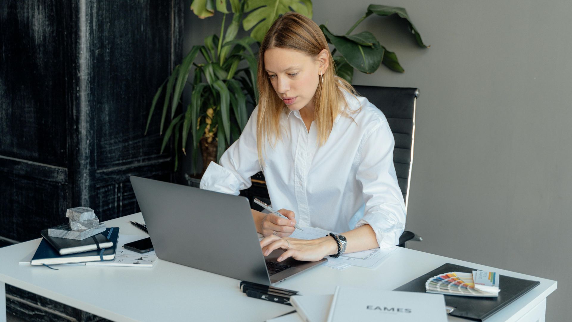 7. Rester assis longtemps sans bouger