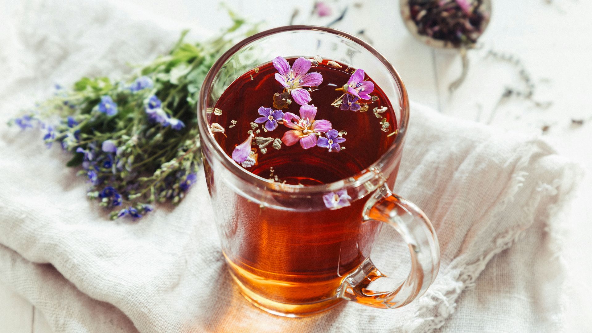 2. Détoxifiez votre foie avec une tisane spéciale