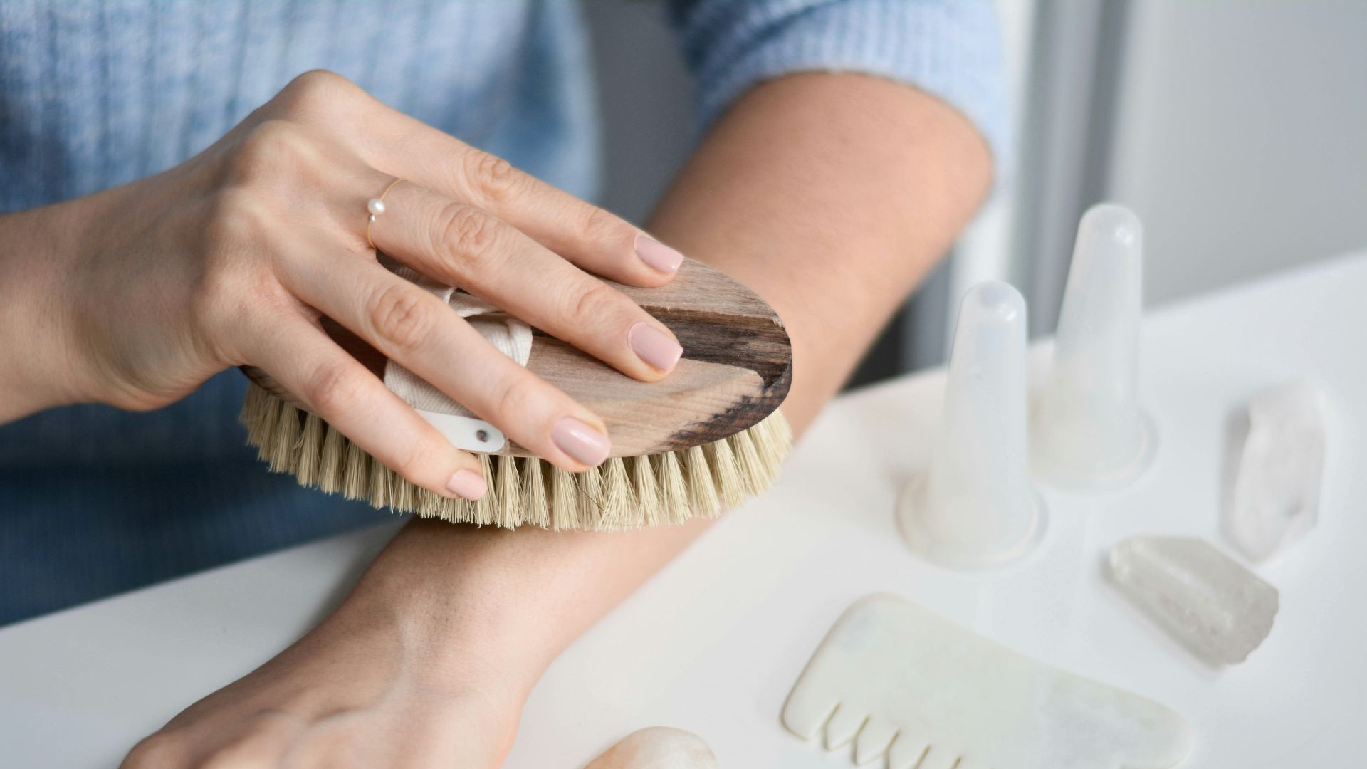 18. Le brossage à sec élimine les toxines par la lymphe