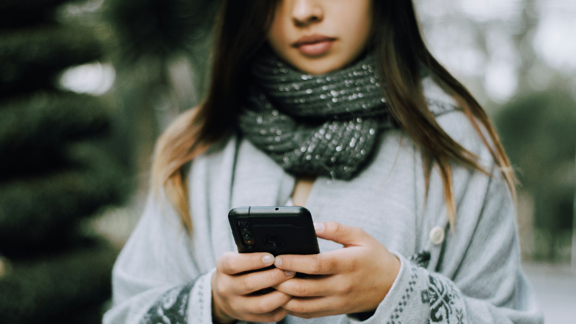 2. Elle prend l'initiative de vous contacter