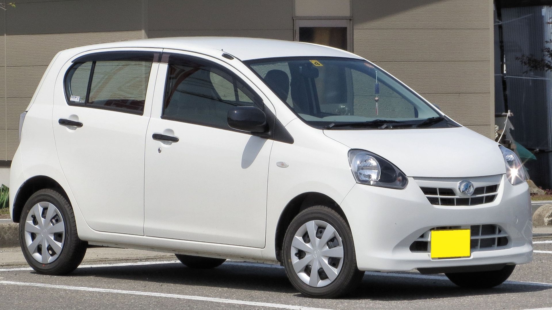 7. Daihatsu Mira e:S