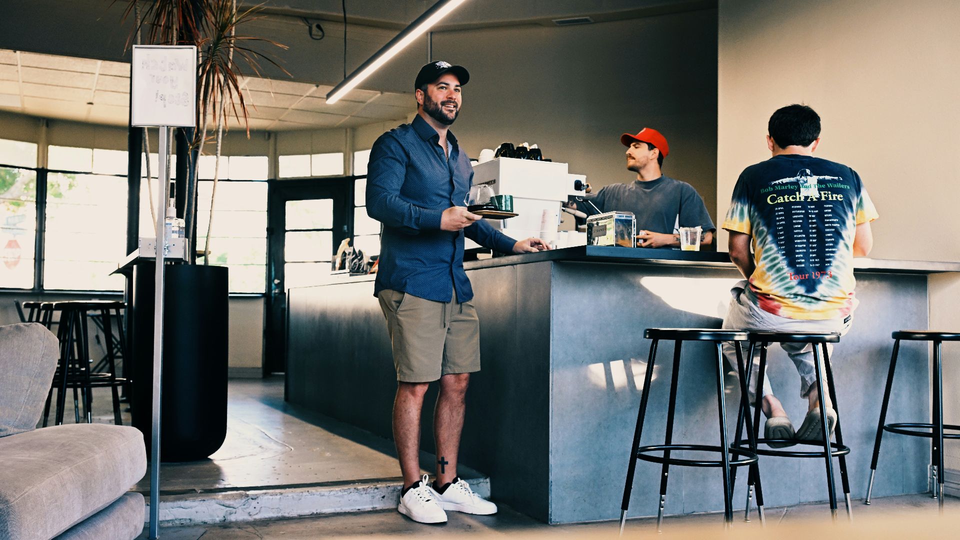 2. Les baristas gèrent un volume élevé de micro-interactions