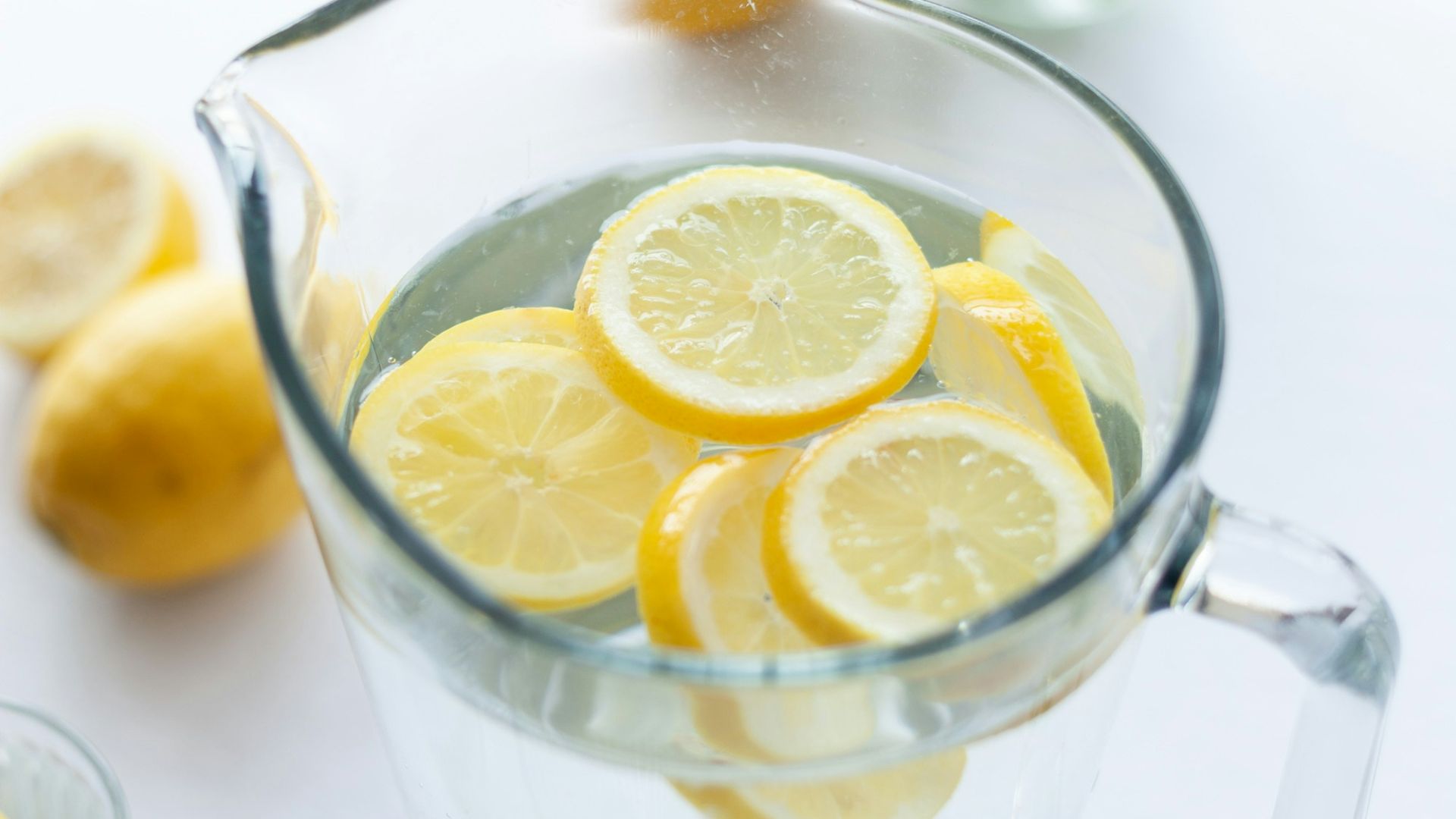 9. Eau citronnée