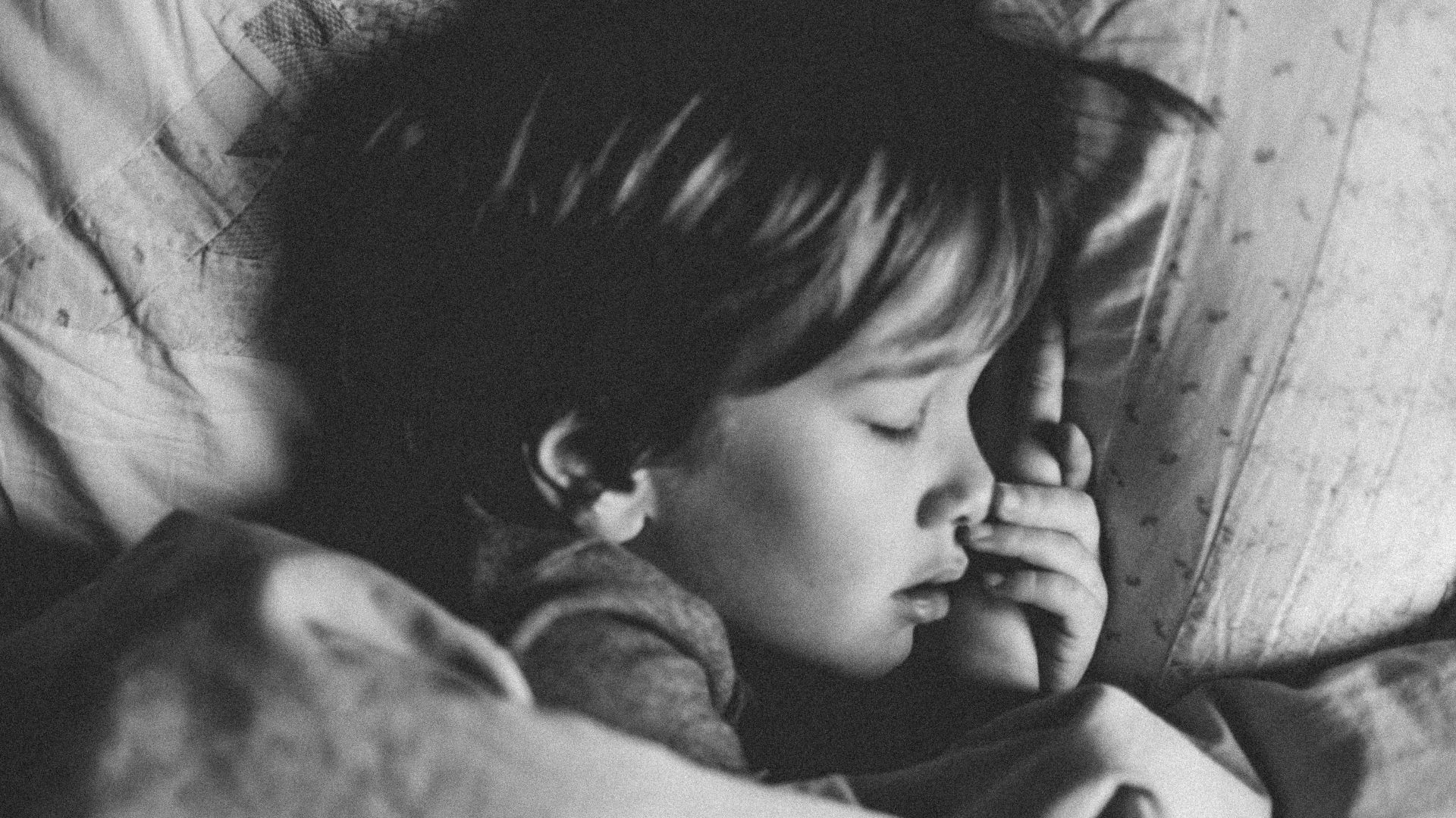 10. Vous protégez leur sommeil comme s'il était sacré