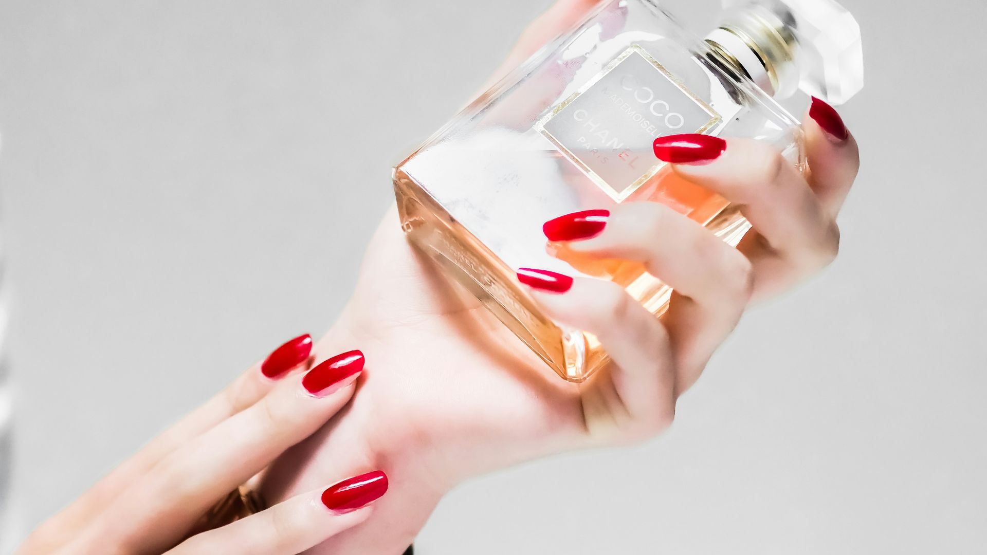 8. Porter un parfum qu'il ou elle aime